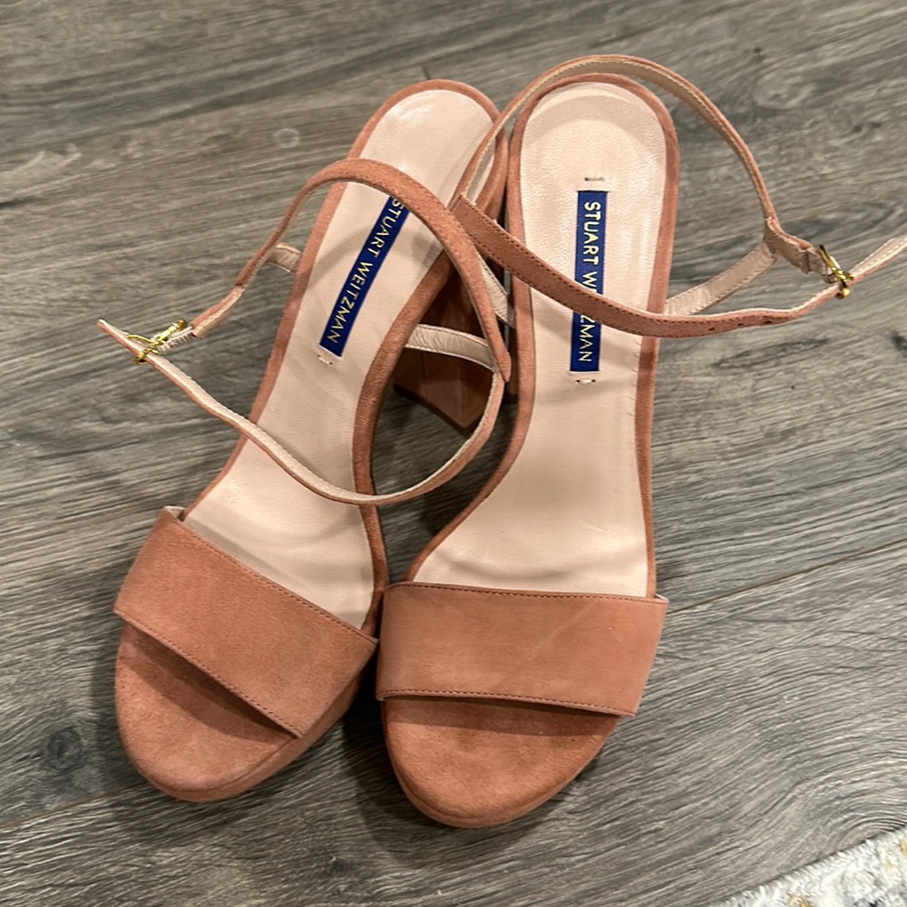 Brand new Stuart Weitzman heels size 7 nude/pink color
